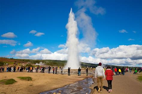 Golden Circle Tour from Reykjavik: Thingvellir and Gullfoss 2024