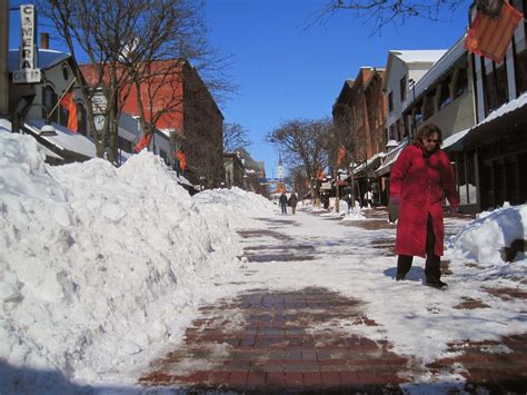 Matt's Weather Rapport: Snowstorm In New England? Forgettaboutit!