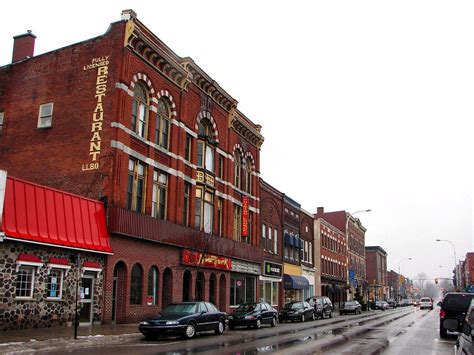 1000towns.ca: Humans of Small Towns