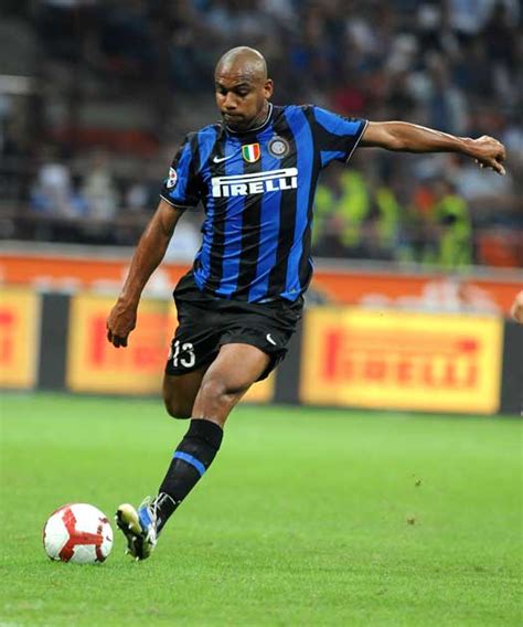 Manchester United and Manchester City warned Maicon not leaving Inter | The Independent | The ...