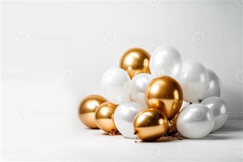 Gold and white balloon on white background with copy space. 22318603 ...