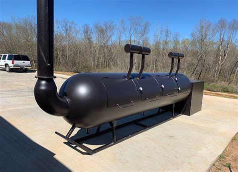 The best custom BBQ trailers and smokers built in Texas | Custom bbq ...