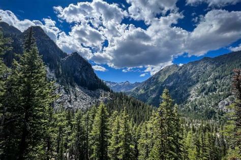 Colchuck Lake Trail Hiking Guide - Go Wander Wild