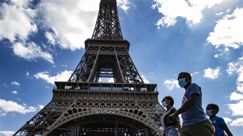 France economy contracts less than expected in Q4