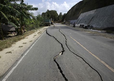 Damage to roads, bridges in Bohol, Cebu reaches P563M | Inquirer News