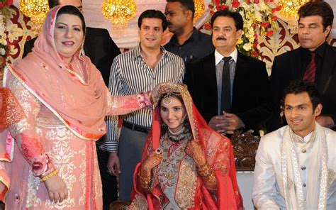 Politics and sports: Indian Tenis star sania Mirza wedding.....