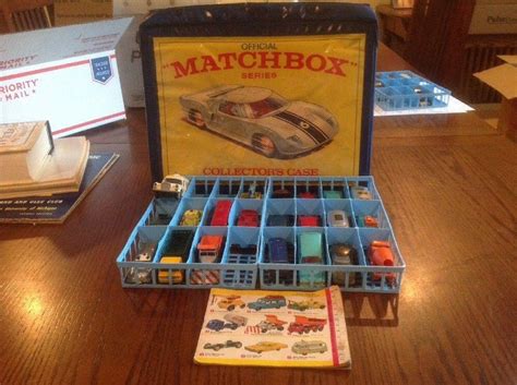 VINTAGE 1968 MATCHBOX CARS COLLECTORS CASE, 21 VEHICLES AND CATALOG PICS & NOTES | #1915013488