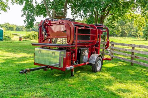 Portable Hoof-Trimming Chute - Tuffy Tilt Hoof-Trimming Tables