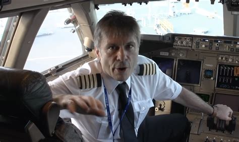 IRON MAIDEN's BRUCE DICKINSON Will Not Pilot Ed Force One On The Band's Next Tour