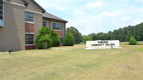 Robeson Community College plans second admissions day | WPDE