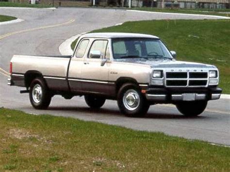 1992 Dodge D250 Specs, Safety Rating & MPG - CarsDirect