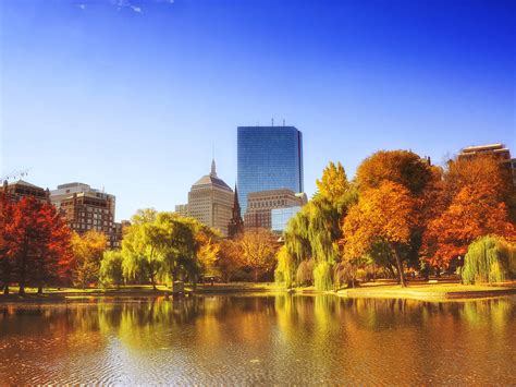 Fall Foliage Boston: 18 Best Leaf Peeping Spots in New England For Fall Colors