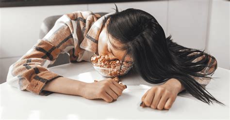 Sleep-related eating disorders - Symptoms, Causes and Treatment