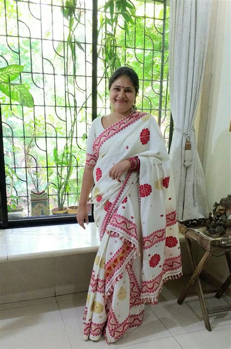 Mekhela Chador - Assamese saree | Dancer dress, Traditional dresses ...