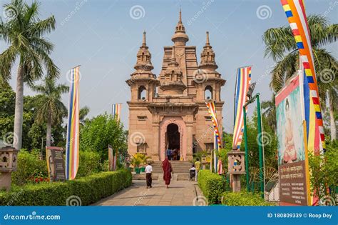 Buddhist Temple at Sarnath, Varanasi, India. Editorial Stock Image - Image of monastery, temple ...