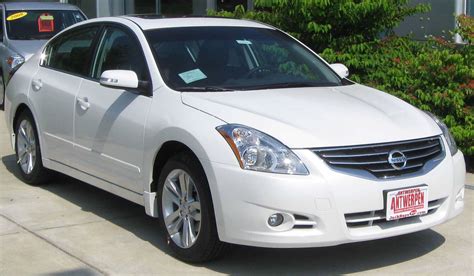 2010 Nissan Altima 2.5 S - Sedan CVT auto