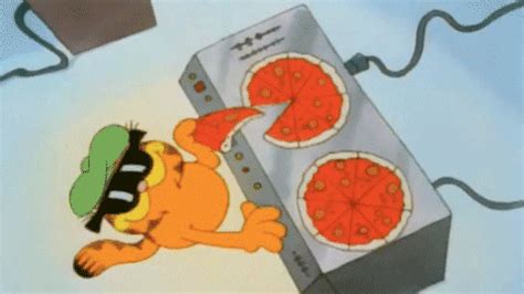 Garfield Eating Pizza GIF | GIFDB.com