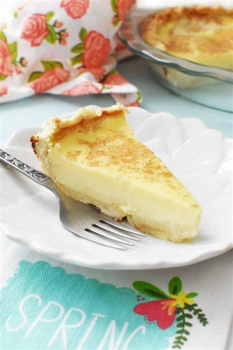 Classic Egg Custard Pie Recipe with an Easy Lard Crust - Sizzling Eats