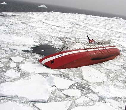 The MV Explorer cruise vessel sinking in Antarctic Ocean — MercoPress