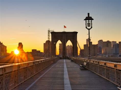 How to Enjoy a Brooklyn Bridge Sunrise Experience | Walk, Photos & Tips