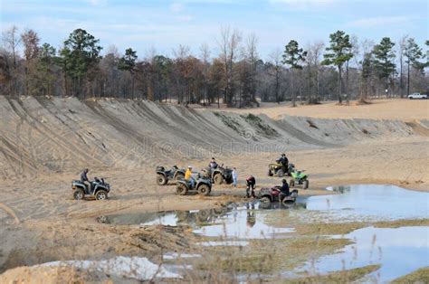 ATV's In The Pits At Busco Beach. Editorial Photo - Image: 27897656