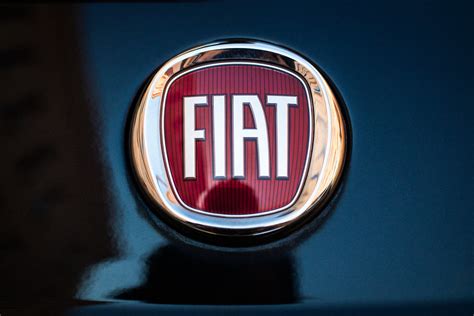 Close-up of FIAT sign on a car | Shot on Canon EOS M50 and C… | Flickr