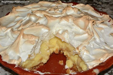 Banana Meringue Pie - Hugs and Cookies XOXO