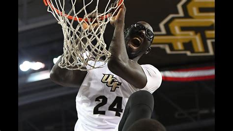 Tacko Fall Dunks vs. #3 Villanova - YouTube