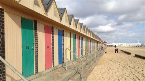 Lowestoft beach hut rent rises provoke anger - BBC News