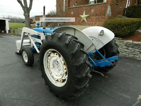 Ford 4000 Tractor & Loader - Gas