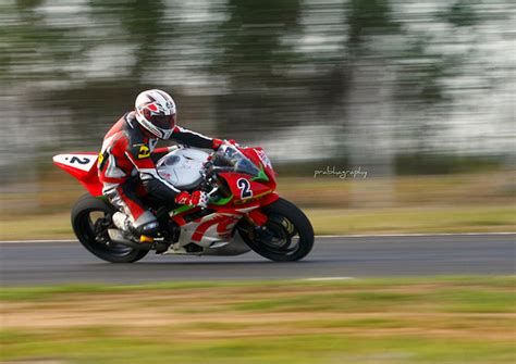 Panning Photography Tips – PictureCorrect