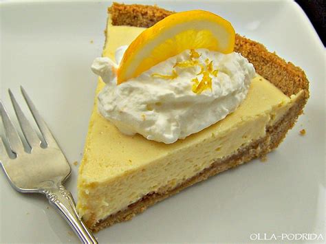 Lemon Cloud Pie with Lemony Graham Cracker Crust | Cinnamon pie, Graham ...