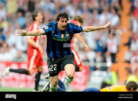 Inter Milan's Diego Milito scoring the 1-0 goalduring Champion's League ...