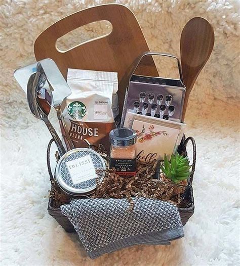 33 Themed Christmas Basket Ideas | Kitchen gift baskets, Christmas gift ...