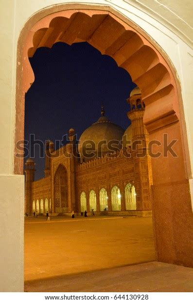 Badshahi Mosque Night View Lahore Punjab Stock Photo 644130928 ...