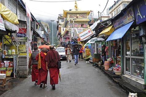 McLeod Ganj - Street Scene (2) | Dharamsala | Pictures | India in ...