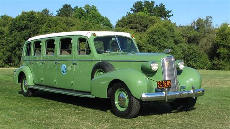 1937 Cadillac Yosemite Sightseeing Bus | There were 20 of th… | Flickr