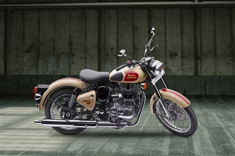 Royal Enfield Classic 500 colors, 3 colors available in Malaysia | Zigwheels