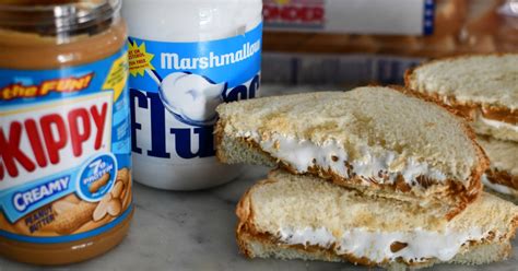 Marshmallow Fluff Sandwiches are Yummy and Nostalgic