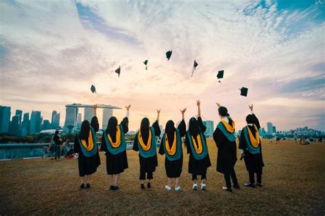 ﻿Mengenal Perbedaan Yudisium dan Wisuda Kuliah, Calon Wisudawan Wajib ...