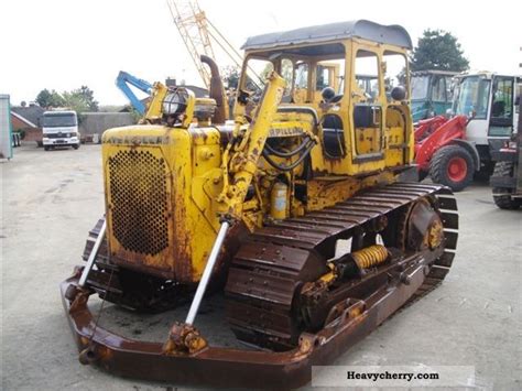 CAT D4 1970 Dozer Construction Equipment Photo and Specs