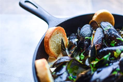 Easy Classic French Mussels