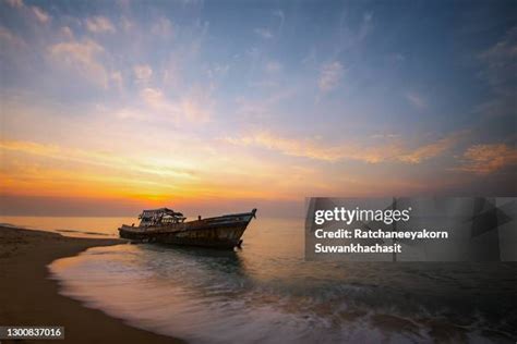 61 Sinking Boat Silhouette Stock Photos, High-Res Pictures, and Images ...