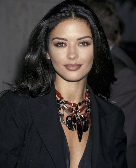 Catherine Zeta Jones - Beautiful makeup | 90s makeup look, Beautiful makeup, Catherine zeta jones