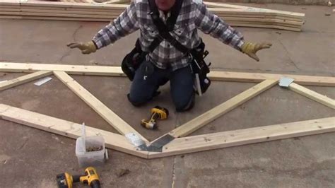 How to Build a Pole Barn - Building the Trusses | Doovi