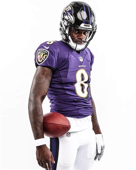 Pin by Kazeem S. on Football Photoshoot | Lamar jackson, Lamar, Ravens football