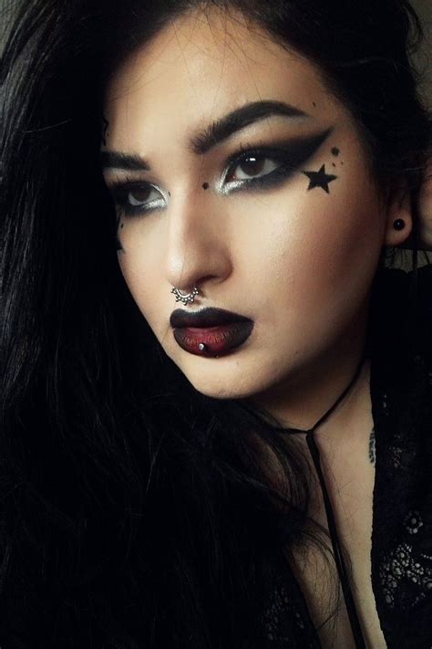 [Beauty Défi] Rock'n Roll - Silver, Black and Stars | Maquillage rock, Maquillage rockeuse ...