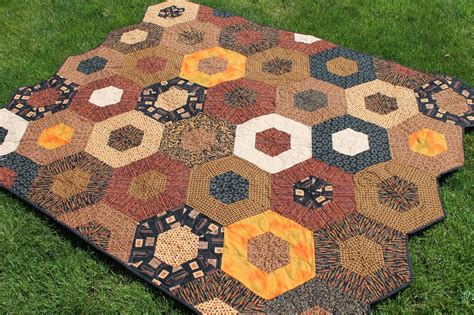 Quilting is more fun than Housework...: Hexagon Quilt Finish - Q2 FAL