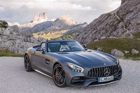 First Look: Mercedes-AMG GT Roadster