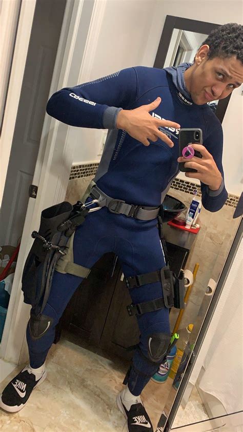 Don’t mind the pose XD. But here’s my Wamai in progress! Thoughts? : r/Rainbow6